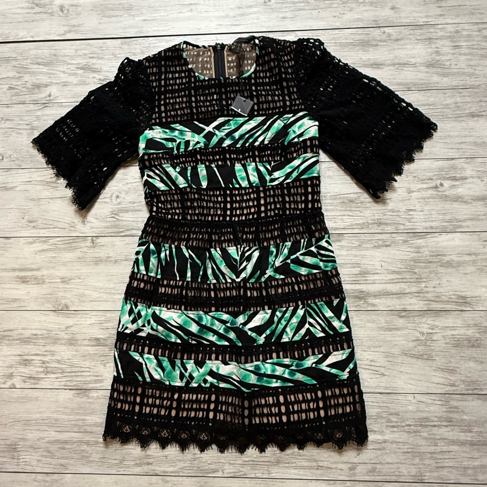 BCBG Max Azria Dress Size 4 NWT